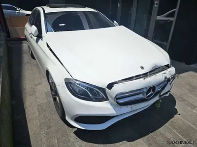 Photo 1 of 9: 2018 Mercedes-Benz E 200 — Korean insurance auction