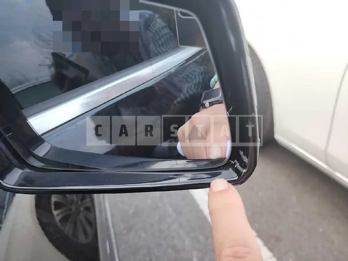 Photo 2 of 56: 2015 Mercedes-Benz E220 BlueTec, VIN WDDHF0AB8GB215518 — Korean insurance auction
