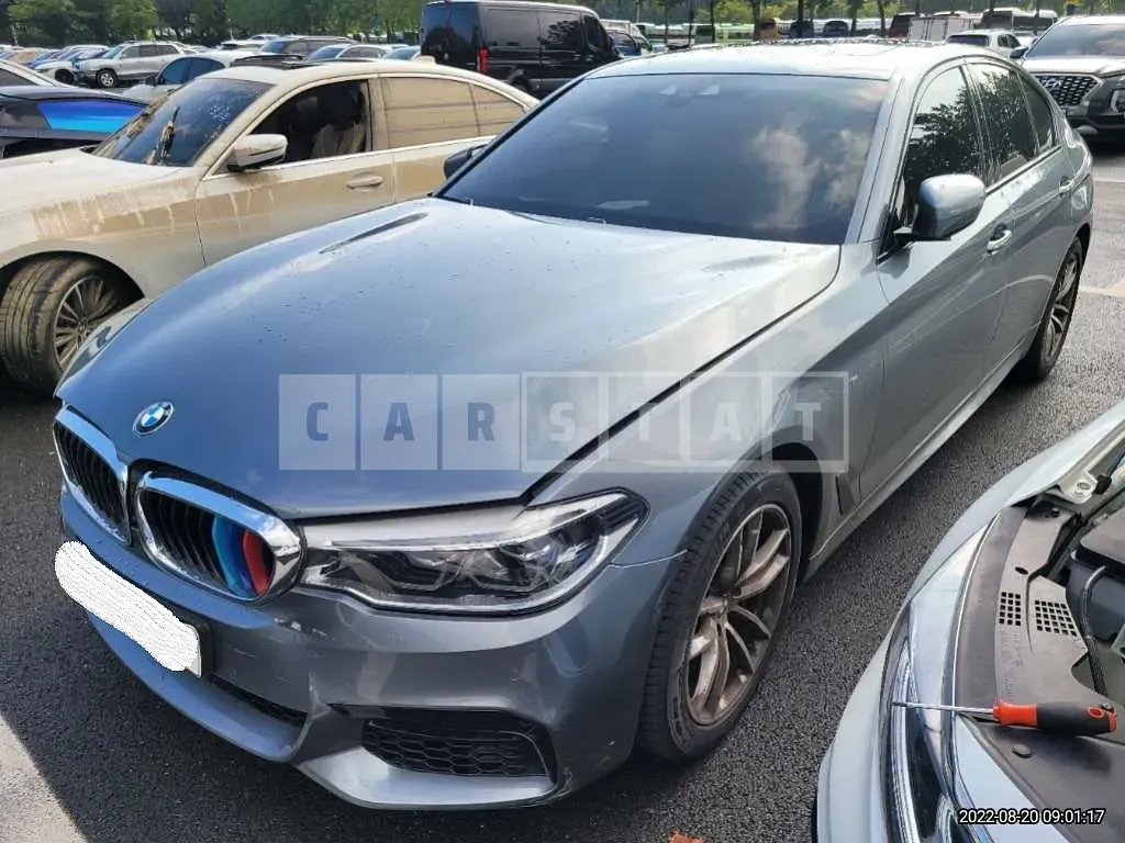 Photo 2 of 19: 2017 BMW 530i xDrive, VIN WBAJD9105HG477311 — Korean insurance auction