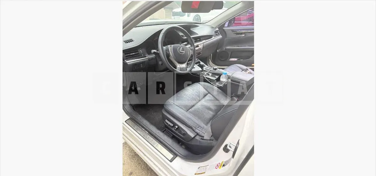 Photo 2 of 6: 2015 Lexus ES300h — Korean insurance auction
