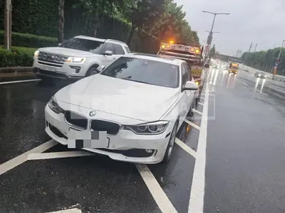 Photo 1 of 3: 2015 BMW 침bmw 320d EfficientDynamics Ed — Korean insurance auction