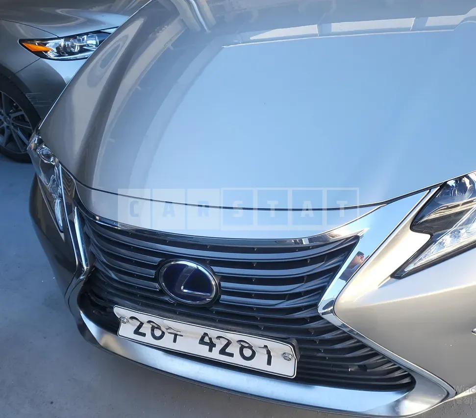 Photo 2 of 14: 2018 Lexus ES300h — Korean insurance auction
