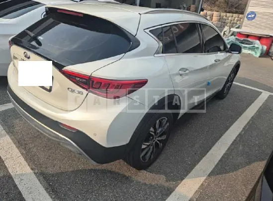 Photo 2 of 10: 2019 Infiniti QX30 AWD — Korean insurance auction