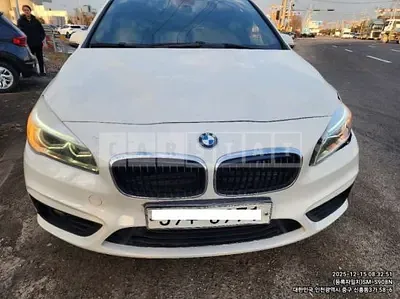 Photo 1 of 12: 2016 BMW Active Tourer, VIN WBA2C1101GV481309 — Korean insurance auction