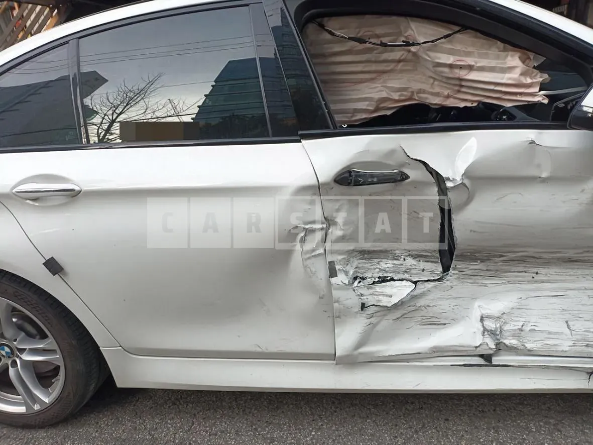 Photo 2 of 32: 2015 BMW 530d xDrive, VIN WBA5D3102FD578206 — Korean insurance auction