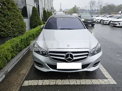 Photo 1 of 11: 2016 Mercedes-Benz E 300 4Matic, VIN WDDHF8BB2GB235339 — Korean insurance auction