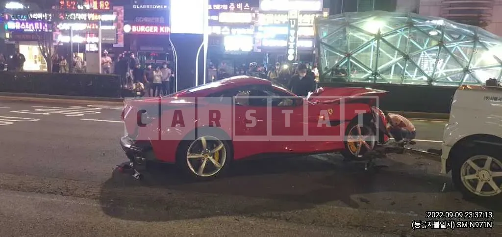 Photo 2 of 6: 2019 Ferrari Portofino, VIN ZFF89FPL8K0246729 — Korean insurance auction