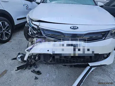 Photo 1 of 28: 2017 Kia K5 Hybrid 2.0 — Korean insurance auction
