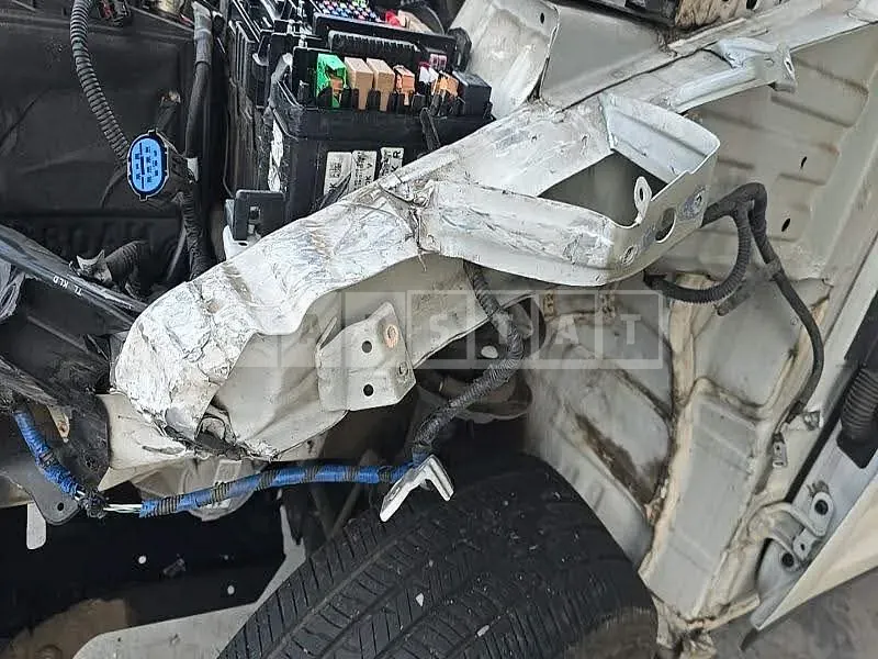 Photo 2 of 48: 2015 Hyundai Tucson, VIN KMHJ2815GGU142972 — Korean insurance auction