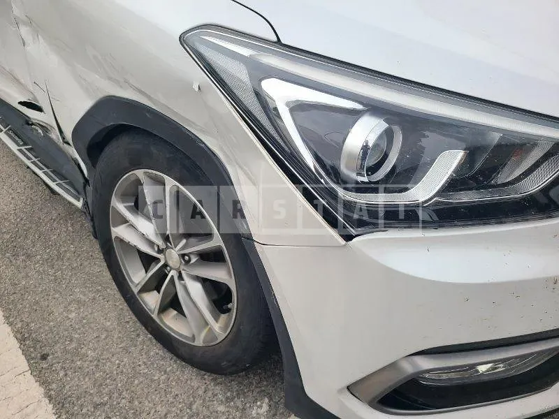 Photo 2 of 9: 2016 Hyundai Santa Fe DM — Korean insurance auction