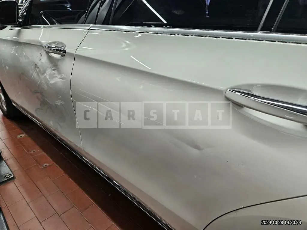 Photo 2 of 29: 2018 Mercedes-Benz E 300 4Matic — Korean insurance auction