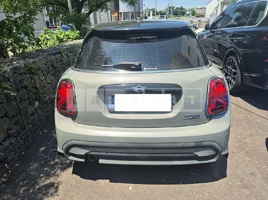 Photo 2 of 14: 2022 MINI Cooper Five-Door — Korean insurance auction