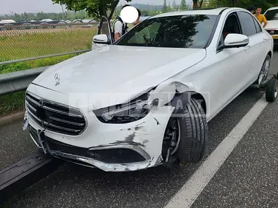 Photo 1 of 7: 2022 Mercedes-Benz E250, VIN W1KZF4FB5NB058984 — Korean insurance auction