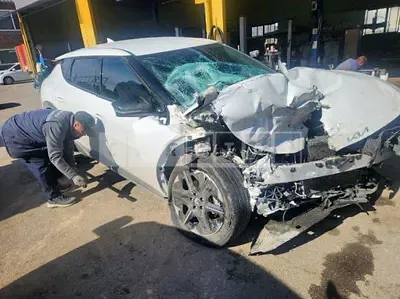 Photo 1 of 11: 2025 Kia EV6 — Korean insurance auction