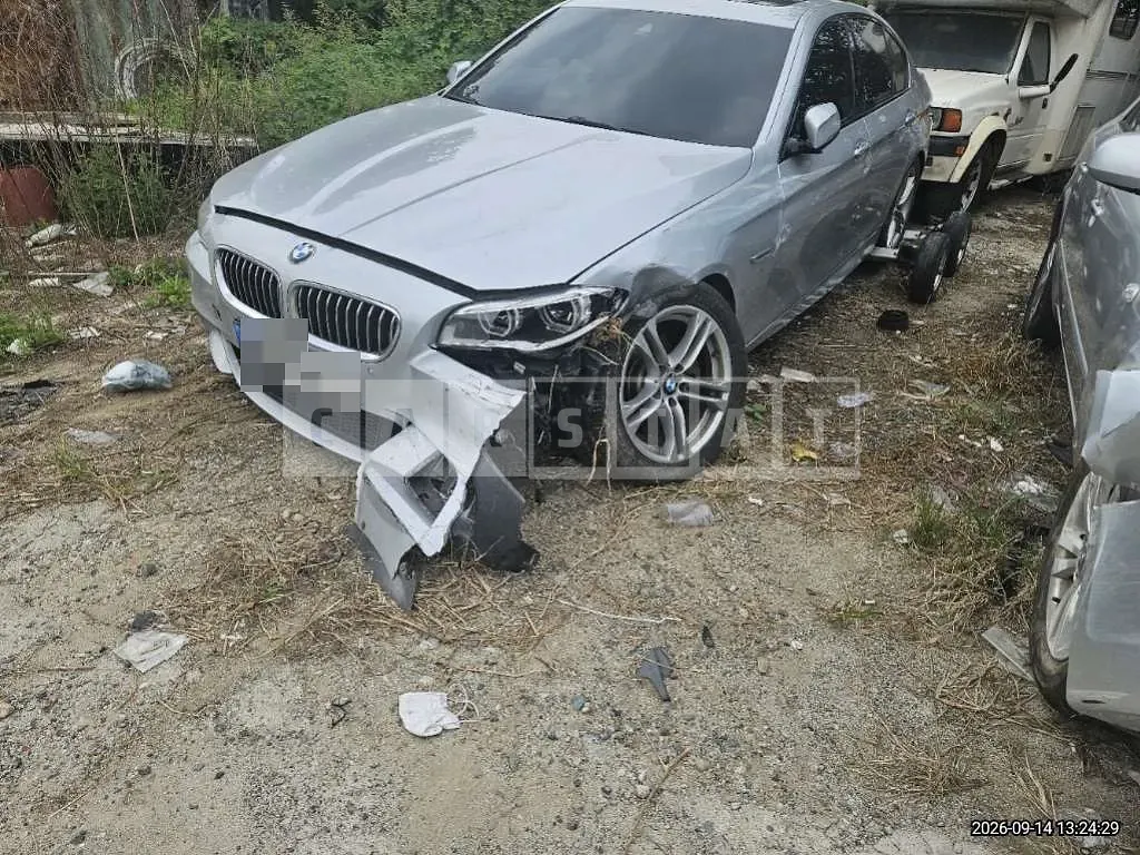 Photo 2 of 26: 2016 BMW 520d — Korean insurance auction