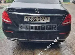 Photo 2 of 50: 2019 Mercedes-Benz E 300, VIN WDDZF4JB1KA685013 — Korean insurance auction
