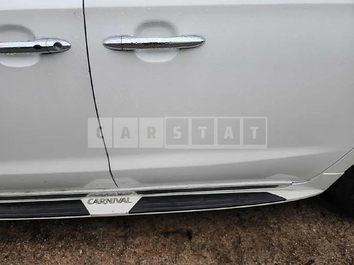 Photo 2 of 35: 2018 Kia Carnivals — Korean insurance auction