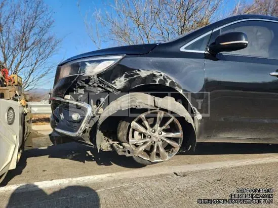 Photo 2 of 12: 2019 Kia Carnival — Korean insurance auction