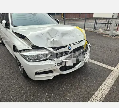Photo 1 of 13: 2018 BMW 320i — Korean insurance auction