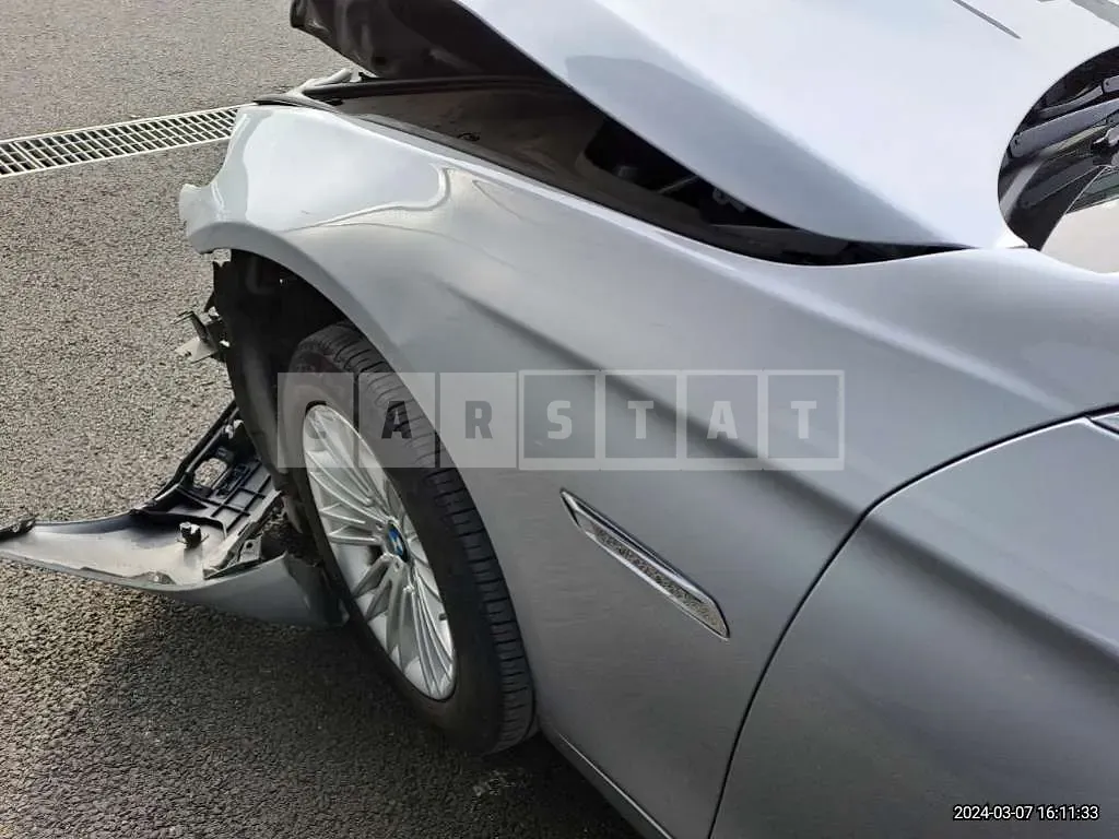 Photo 2 of 8: 2015 BMW 520d xDrive, VIN WBA5E7107FG153034 — Korean insurance auction