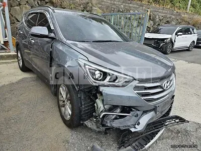 Photo 1 of 19: 2017 Hyundai Santa Fe, VIN KMHSW81UBHU709148 — Korean insurance auction