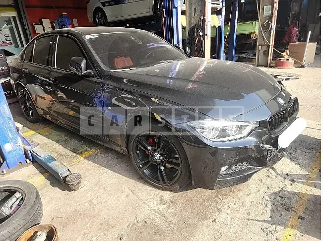 Photo 2 of 9: 2016 BMW 328i, VIN WBA8E9107GK437528 — Korean insurance auction