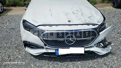 Photo 1 of 33: 2024 Mercedes-Benz E300 4Matic — Korean insurance auction