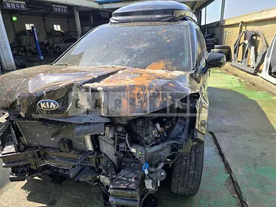 Photo 1 of 32: 2021 Kia Carnival, VIN KNANE81BBMS043656 — Korean insurance auction