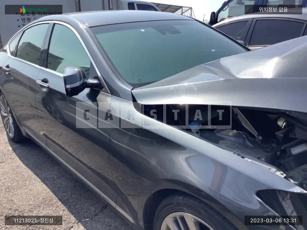 Photo 2 of 9: 2017 Hyundai Genesis /G80, VIN KMHGM41DDHU229439 — Korean insurance auction