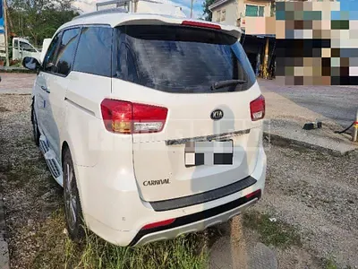 Photo 1 of 5: 2016 Kia Carnival Gasoline — Korean insurance auction