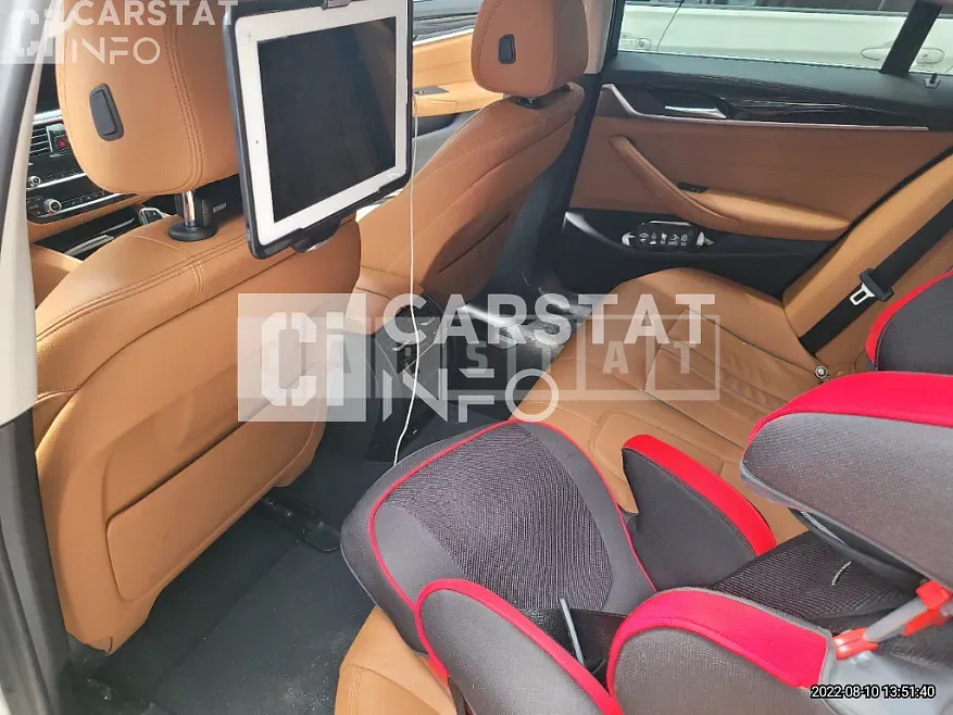 Photo 2 of 10: 2019 BMW Calm 520i Luxury — Korean insurance auction