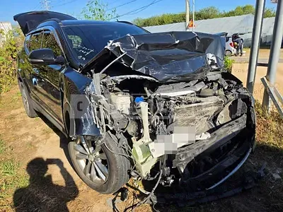 Photo 1 of 16: 2016 Hyundai Santa Fe 2.0 (4WD) — Korean insurance auction
