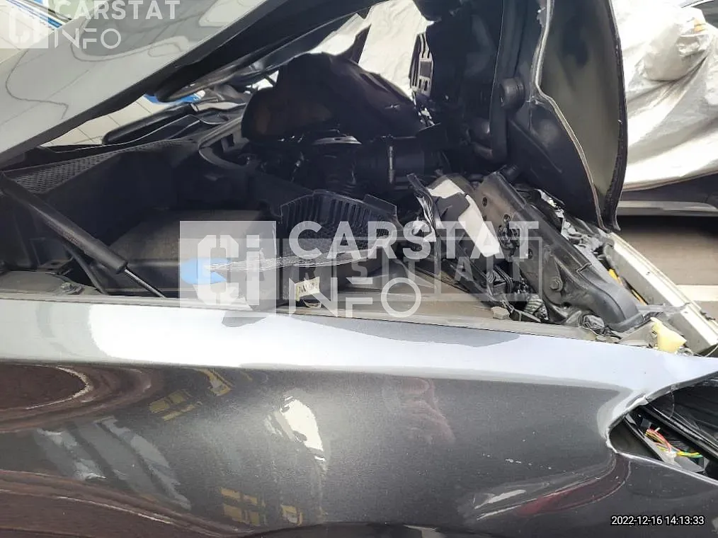 Photo 2 of 16: 2018 Genesis G80 3.3 — Korean insurance auction