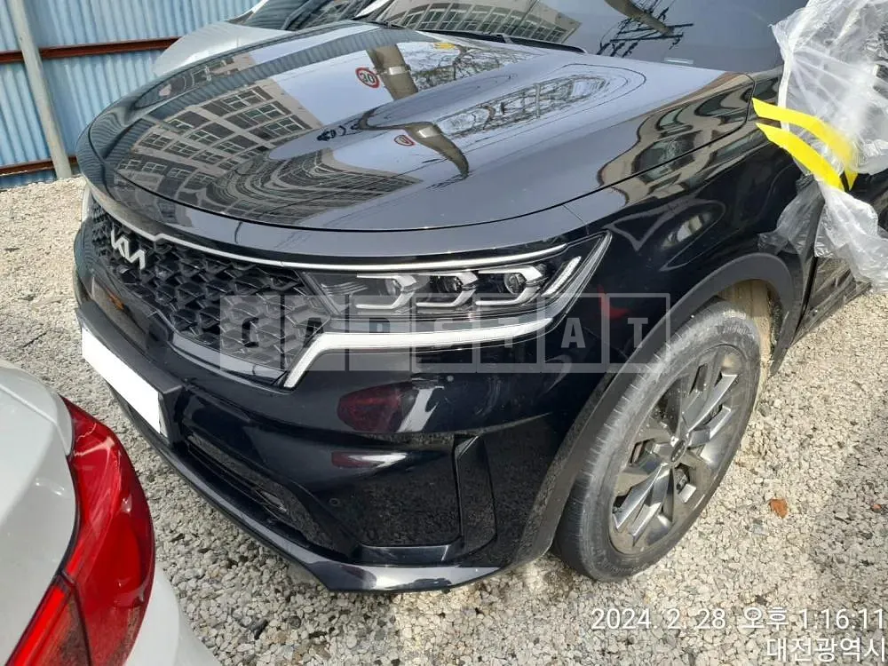 Photo 2 of 28: 2021 Kia Sorento /Sorrento, VIN KNARH81BGNA118922 — Korean insurance auction