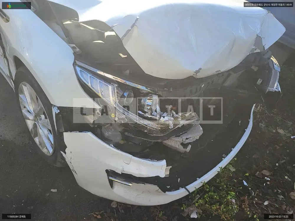 Photo 2 of 11: 2015 Kia K5, VIN KNAGX415GGA006448 — Korean insurance auction