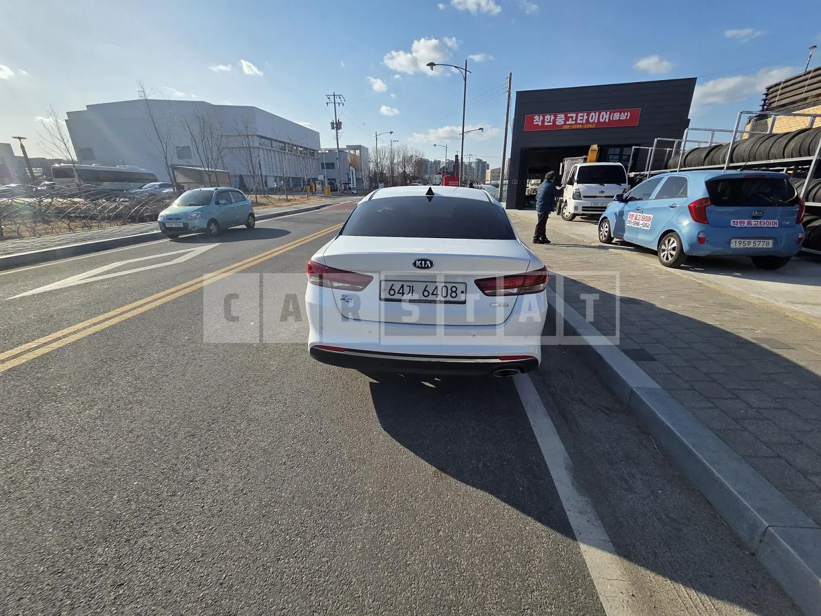 Photo 2 of 4: 2015 Kia K5 1.7 Diesel, VIN KNAGX415GGA043351 — Korean insurance auction