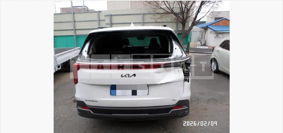 Photo 2 of 16: 2025 Kia Carnival Hybrid — Korean insurance auction
