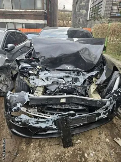 Photo 1 of 8: 2025 Tesla Model Y RWD, VIN LRWYGCFS1SC932862 — Korean insurance auction