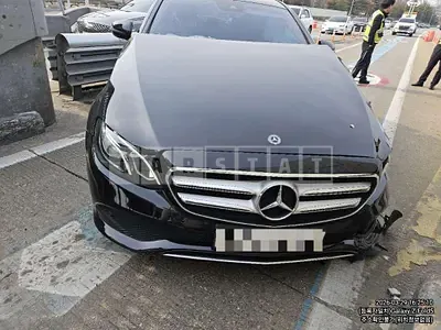Photo 1 of 14: 2017 Mercedes-Benz E200 — Korean insurance auction
