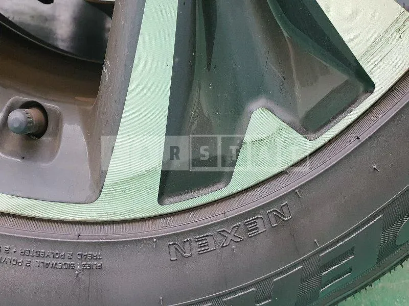 Photo 2 of 3: 2022 Kia (parts) Carnival Wheel — Korean insurance auction