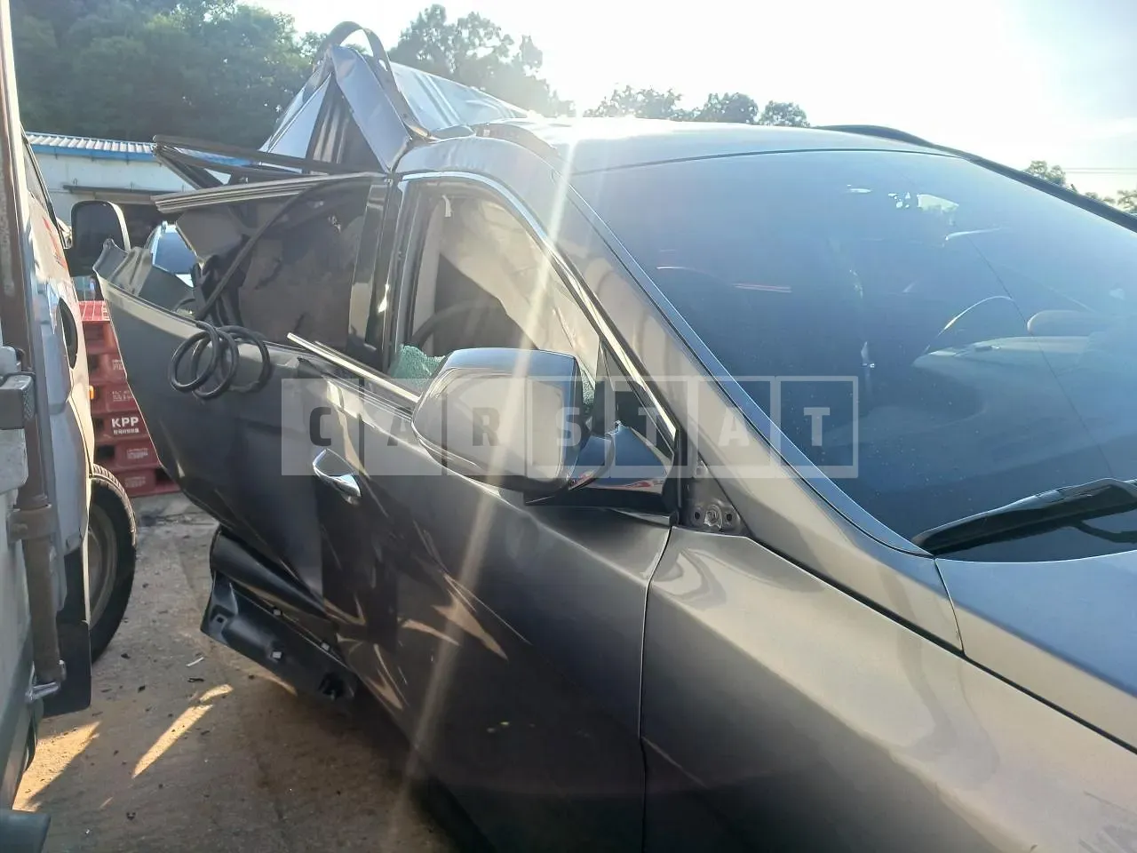 Photo 2 of 8: 2015 Hyundai Santa Fe, VIN KMHSW81UDGU526188 — Korean insurance auction