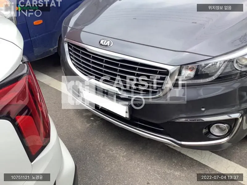 Photo 2 of 31: 2017 Kia Carnival Limousine, VIN KNAMB81ABJS371054 — Korean insurance auction