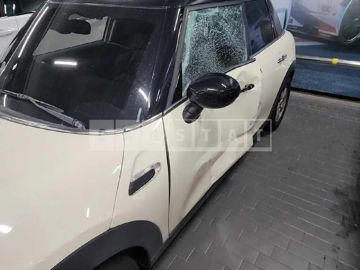Photo 2 of 21: 2020 MINI Cooper Five-Door, VIN WMWXV7105M2N38062 — Korean insurance auction
