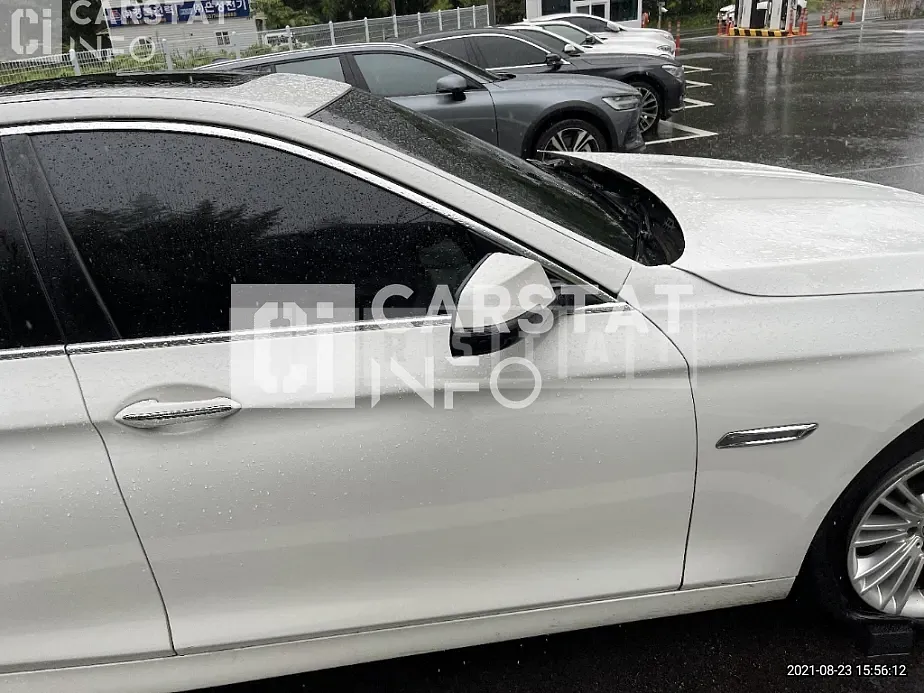 Photo 2 of 12: 2015 BMW 520d, VIN WBA5E5107FG066965 — Korean insurance auction