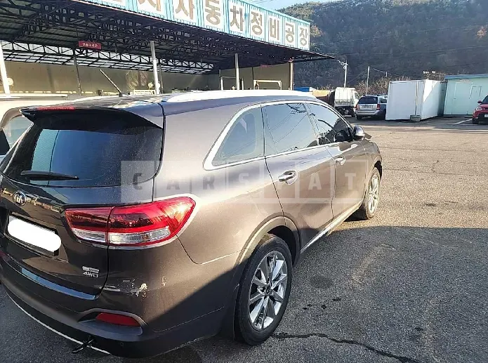 Photo 2 of 15: 2017 Kia Sorento, VIN KNAPK81BDHA351571 — Korean insurance auction