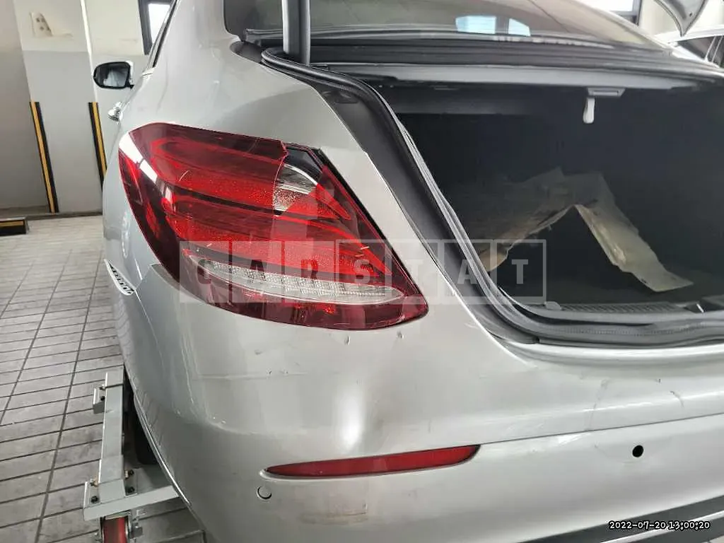 Photo 2 of 22: 2017 Mercedes-Benz E220d, VIN WDDZF0EB0HA041675 — Korean insurance auction