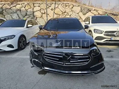 Photo 1 of 24: 2021 Mercedes-Benz E300 e 4Matic — Korean insurance auction