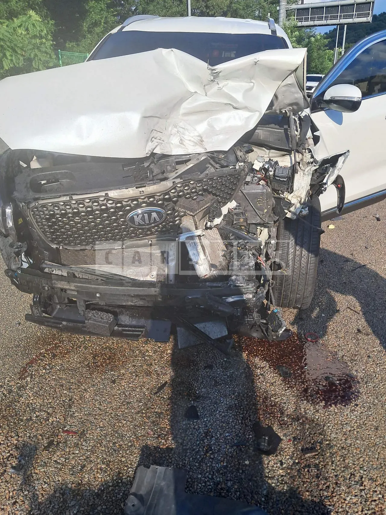 Photo 2 of 7: 2015 Kia Sorento, VIN KNAPK81ADGA136717 — Korean insurance auction