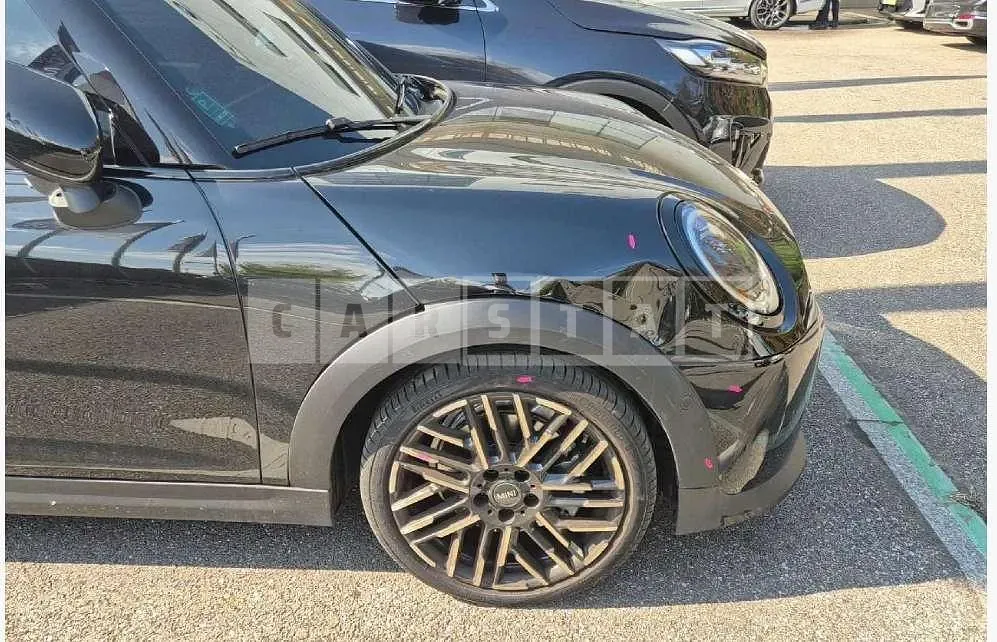 Photo 2 of 30: 2024 MINI Cooper S — Korean insurance auction