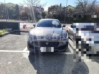 Photo 1 of 10: 2017 Maserati Levante Diesel, VIN ZN661TUG1HX231619 — Korean insurance auction